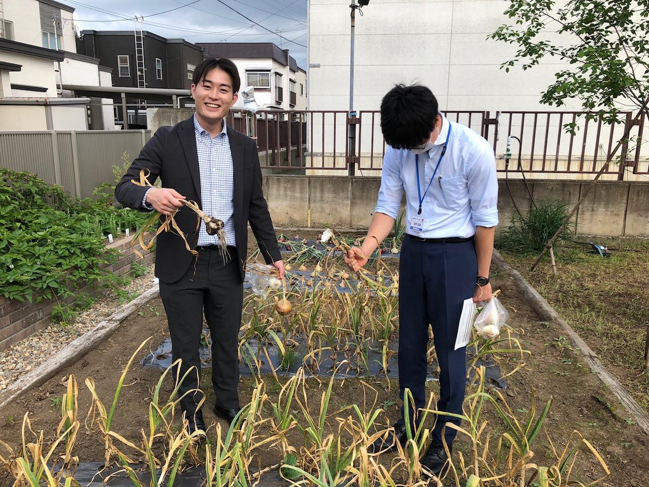 230712濱野とニンニク収穫.jpeg
