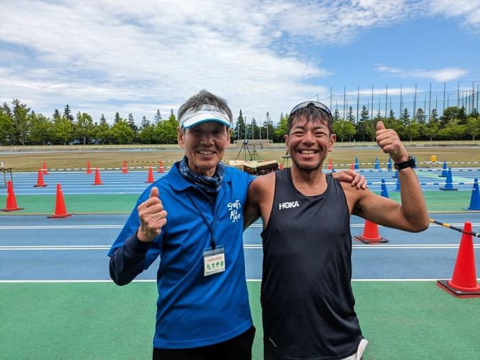 優勝の吉沢氏、主催の舘山氏 (002).jpg